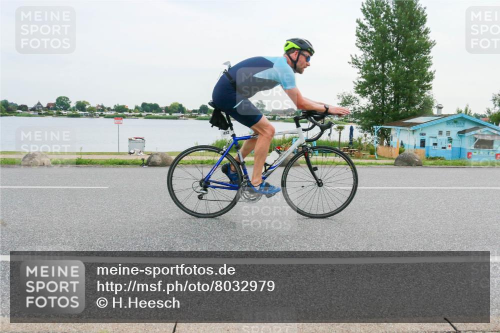 15.06.2025 - 27. Vierlanden-Triathlon H.Heesch http://msf.ph/oto/8032979 15.06.2025 10:41:06 Radfahren 275, 289, 432, 1398 meine-sportfotos.de