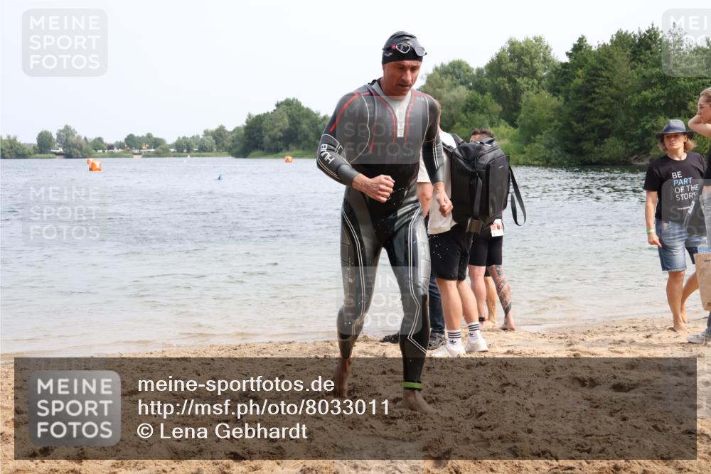 21.06.2025 - 27. Vierlanden-Triathlon Lena Gebhardt http://msf.ph/oto/8033011 15.06.2025 11:16:29 Schwimmen 815, 954 meine-sportfotos.de