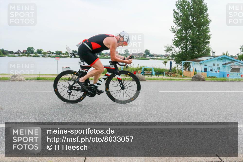 15.06.2025 - 27. Vierlanden-Triathlon H.Heesch http://msf.ph/oto/8033057 15.06.2025 10:41:13 Radfahren 114, 152, 187, 275, 366 meine-sportfotos.de