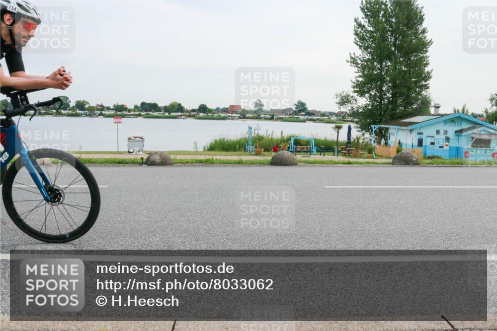 15.06.2025 - 27. Vierlanden-Triathlon H.Heesch http://msf.ph/oto/8033062 15.06.2025 10:41:17 Radfahren 114, 152, 366, 426 meine-sportfotos.de