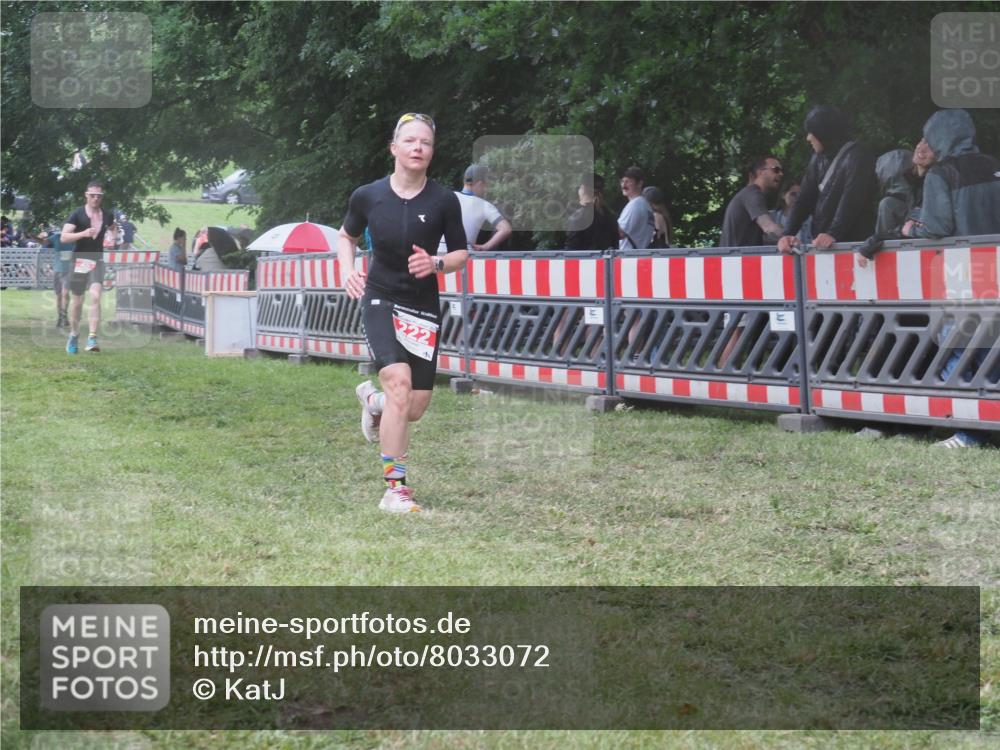 21.06.2025 - 27. Vierlanden-Triathlon KatJ http://msf.ph/oto/8033072 15.06.2025 13:44:29 Ziel 45, 222 meine-sportfotos.de