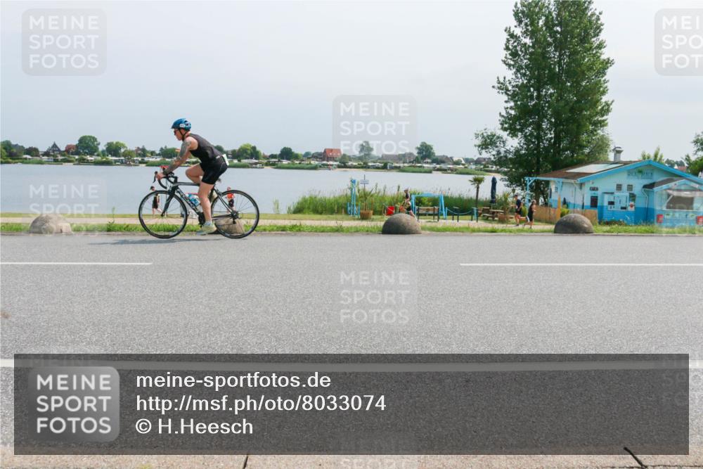 21.06.2025 - 27. Vierlanden-Triathlon H.Heesch http://msf.ph/oto/8033074 15.06.2025 11:39:46 Radfahren 692, 918 meine-sportfotos.de