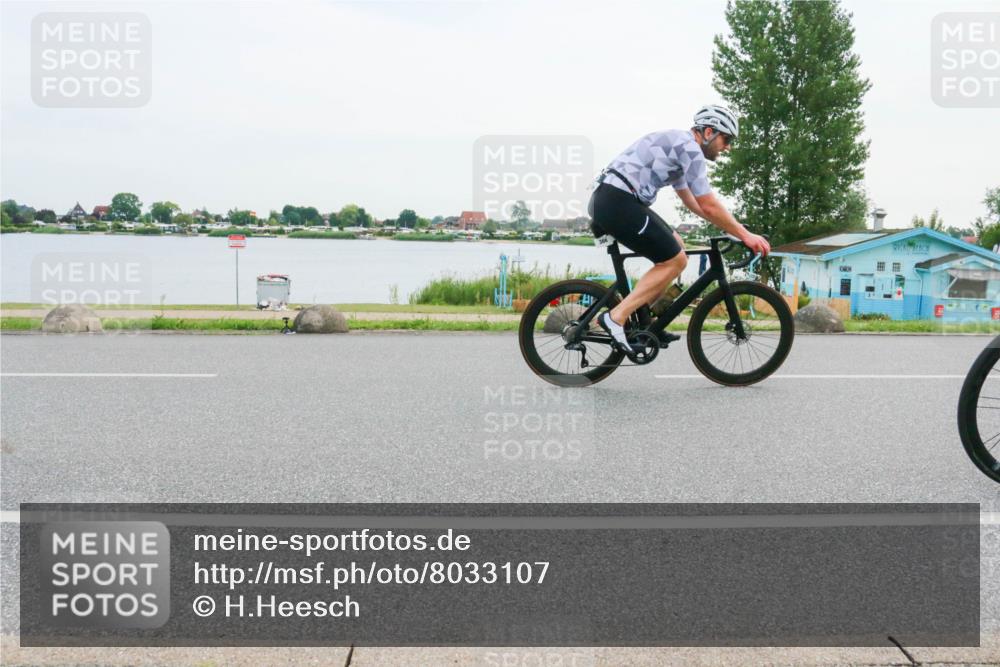 15.06.2025 - 27. Vierlanden-Triathlon H.Heesch http://msf.ph/oto/8033107 15.06.2025 10:41:17 Radfahren 114, 152, 366, 426 meine-sportfotos.de
