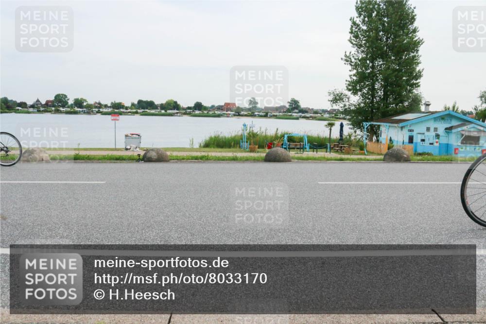 15.06.2025 - 27. Vierlanden-Triathlon H.Heesch http://msf.ph/oto/8033170 15.06.2025 10:41:32 Radfahren 106, 127, 198, 229, 351, 436 meine-sportfotos.de