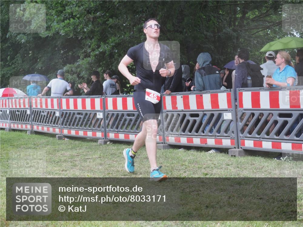 21.06.2025 - 27. Vierlanden-Triathlon KatJ http://msf.ph/oto/8033171 15.06.2025 13:44:35 Ziel 45, 960 meine-sportfotos.de