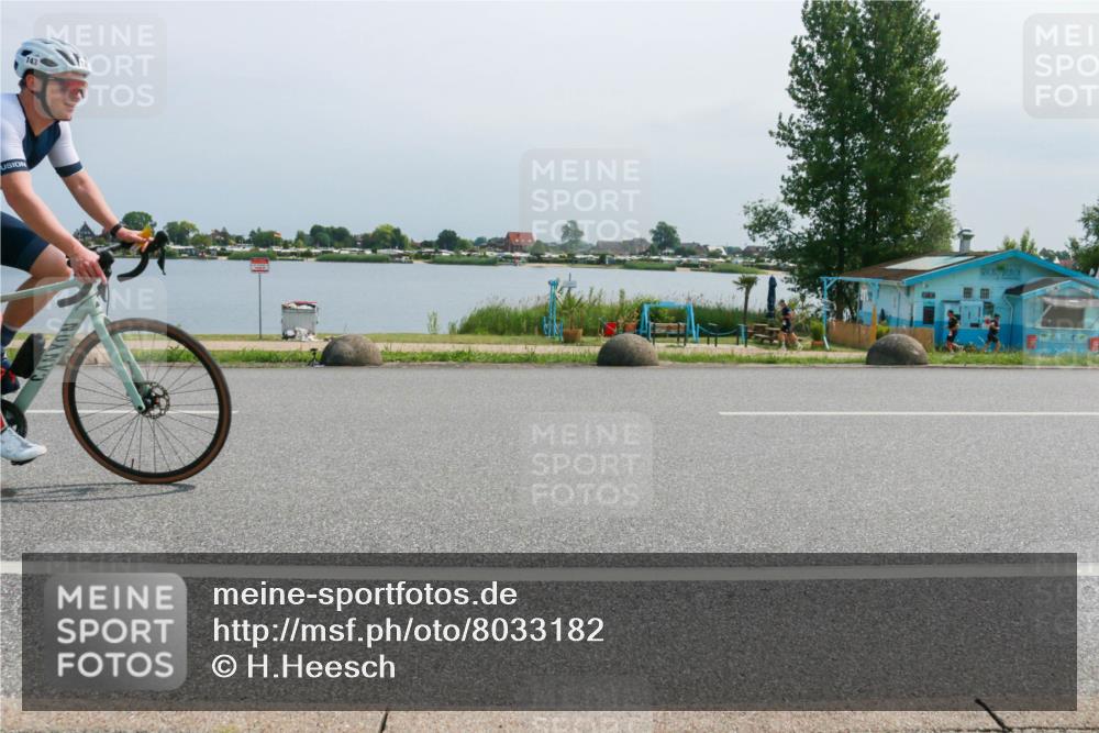 21.06.2025 - 27. Vierlanden-Triathlon H.Heesch http://msf.ph/oto/8033182 15.06.2025 11:40:03 Radfahren 654, 685, 743 meine-sportfotos.de