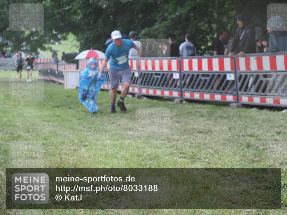 21.06.2025 - 27. Vierlanden-Triathlon KatJ http://msf.ph/oto/8033188 15.06.2025 13:44:38 Ziel 45, 960, 1141 meine-sportfotos.de