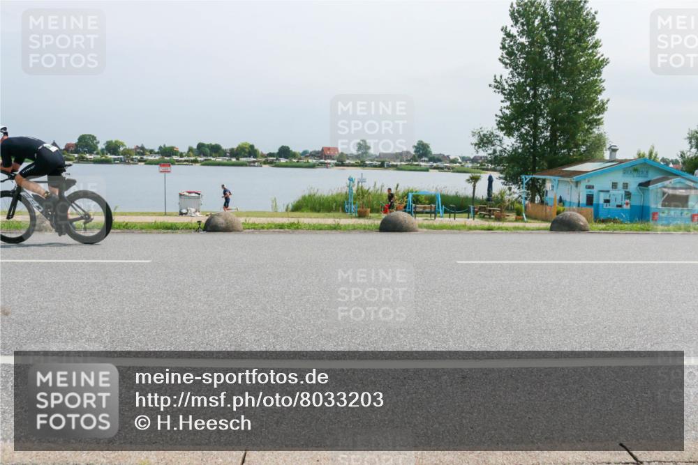 21.06.2025 - 27. Vierlanden-Triathlon H.Heesch http://msf.ph/oto/8033203 15.06.2025 11:40:08 Radfahren 685, 774 meine-sportfotos.de