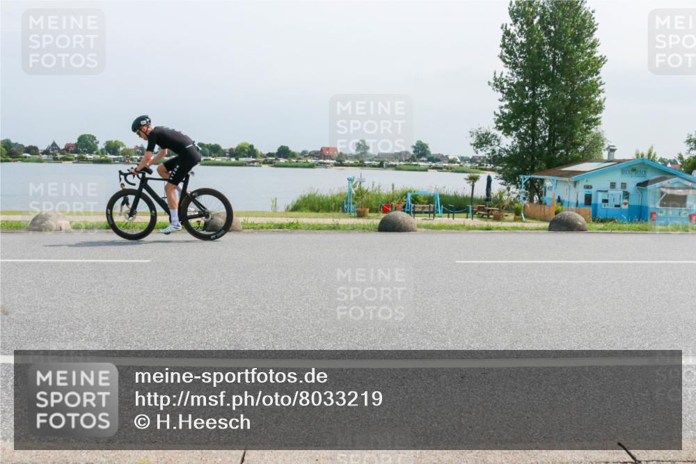 21.06.2025 - 27. Vierlanden-Triathlon H.Heesch http://msf.ph/oto/8033219 15.06.2025 11:40:13 Radfahren 662, 774, 869 meine-sportfotos.de