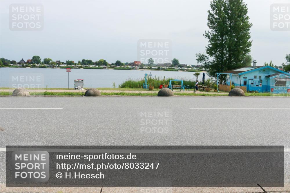 21.06.2025 - 27. Vierlanden-Triathlon H.Heesch http://msf.ph/oto/8033247 15.06.2025 11:40:23 Radfahren  meine-sportfotos.de