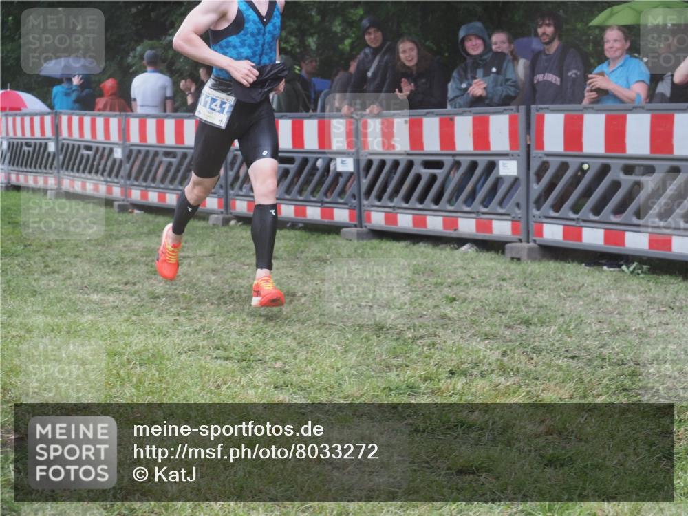 21.06.2025 - 27. Vierlanden-Triathlon KatJ http://msf.ph/oto/8033272 15.06.2025 13:44:46 Ziel 82, 1141 meine-sportfotos.de