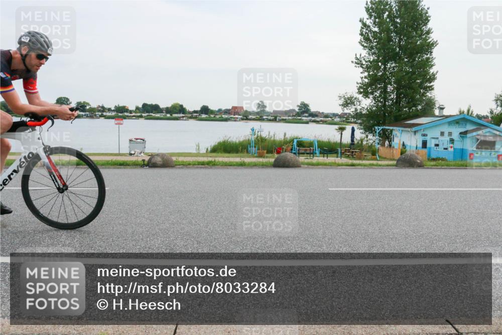 15.06.2025 - 27. Vierlanden-Triathlon H.Heesch http://msf.ph/oto/8033284 15.06.2025 10:41:36 Radfahren 106, 109, 127, 142, 198, 436 meine-sportfotos.de