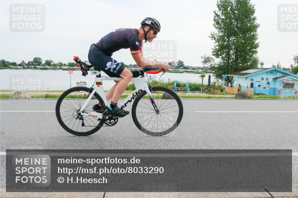 15.06.2025 - 27. Vierlanden-Triathlon H.Heesch http://msf.ph/oto/8033290 15.06.2025 10:41:36 Radfahren 106, 109, 127, 142, 198, 436 meine-sportfotos.de