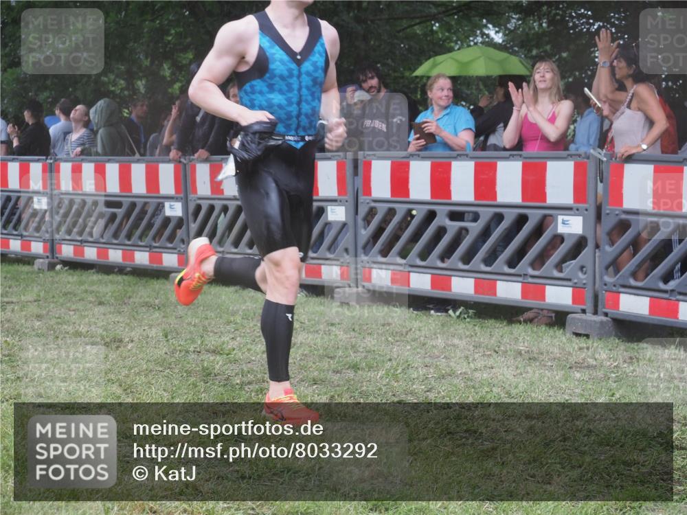 21.06.2025 - 27. Vierlanden-Triathlon KatJ http://msf.ph/oto/8033292 15.06.2025 13:44:46 Ziel 82, 1141 meine-sportfotos.de