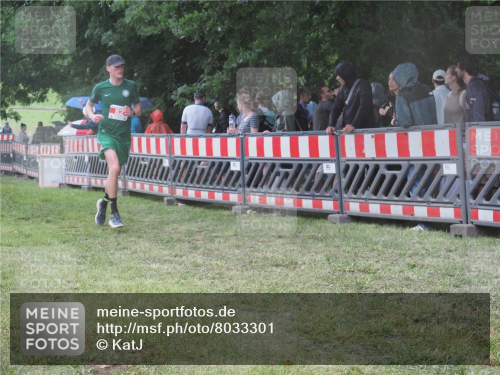 21.06.2025 - 27. Vierlanden-Triathlon KatJ http://msf.ph/oto/8033301 15.06.2025 13:44:55 Ziel 82, 811, 1114 meine-sportfotos.de