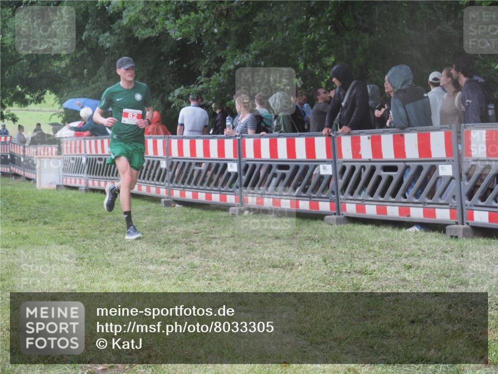 21.06.2025 - 27. Vierlanden-Triathlon KatJ http://msf.ph/oto/8033305 15.06.2025 13:44:55 Ziel 82, 811, 1114 meine-sportfotos.de