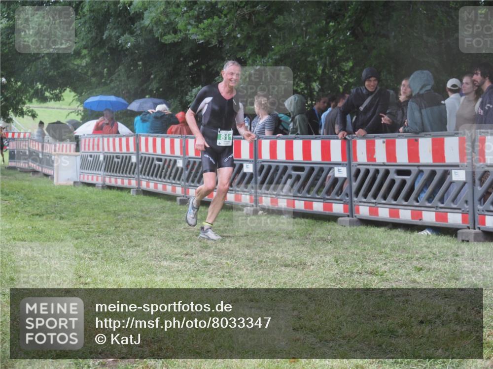 21.06.2025 - 27. Vierlanden-Triathlon KatJ http://msf.ph/oto/8033347 15.06.2025 13:45:02 Ziel 811, 881, 930, 956, 1114 meine-sportfotos.de