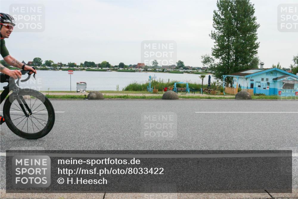 15.06.2025 - 27. Vierlanden-Triathlon H.Heesch http://msf.ph/oto/8033422 15.06.2025 10:41:39 Radfahren 22, 106, 109, 127, 142, 172, 436 meine-sportfotos.de