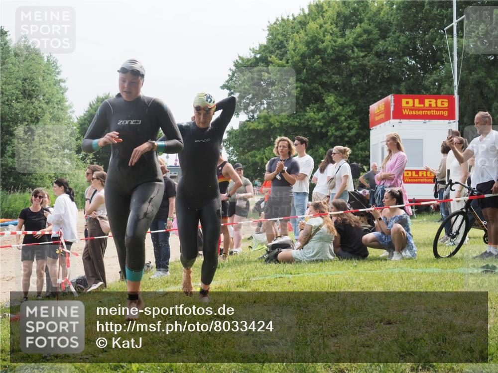 15.06.2025 - 27. Vierlanden-Triathlon KatJ http://msf.ph/oto/8033424 15.06.2025 11:15:53 Schwimmen 881, 919, 946, 951, 960, 963 meine-sportfotos.de