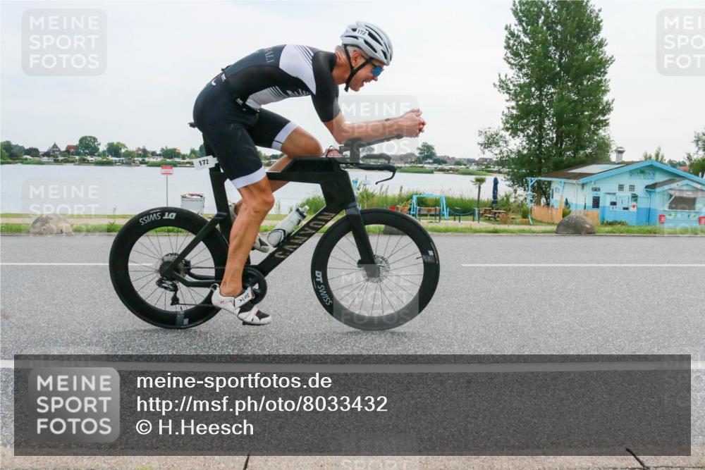 15.06.2025 - 27. Vierlanden-Triathlon H.Heesch http://msf.ph/oto/8033432 15.06.2025 10:41:43 Radfahren 22, 45, 93, 142, 172 meine-sportfotos.de
