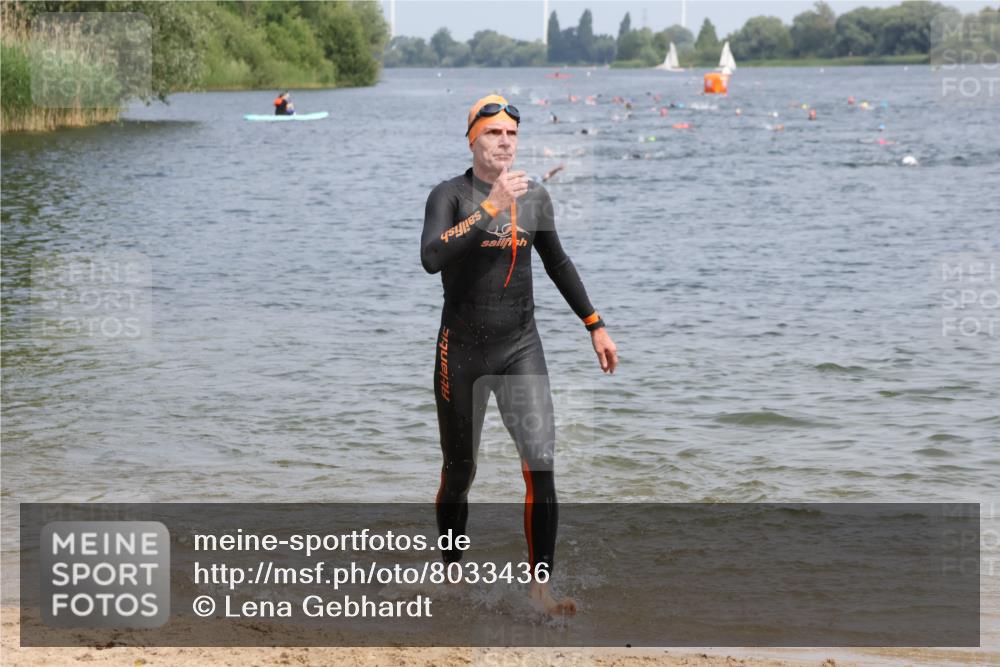 21.06.2025 - 27. Vierlanden-Triathlon Lena Gebhardt http://msf.ph/oto/8033436 15.06.2025 11:17:28 Schwimmen 849, 911, 973 meine-sportfotos.de