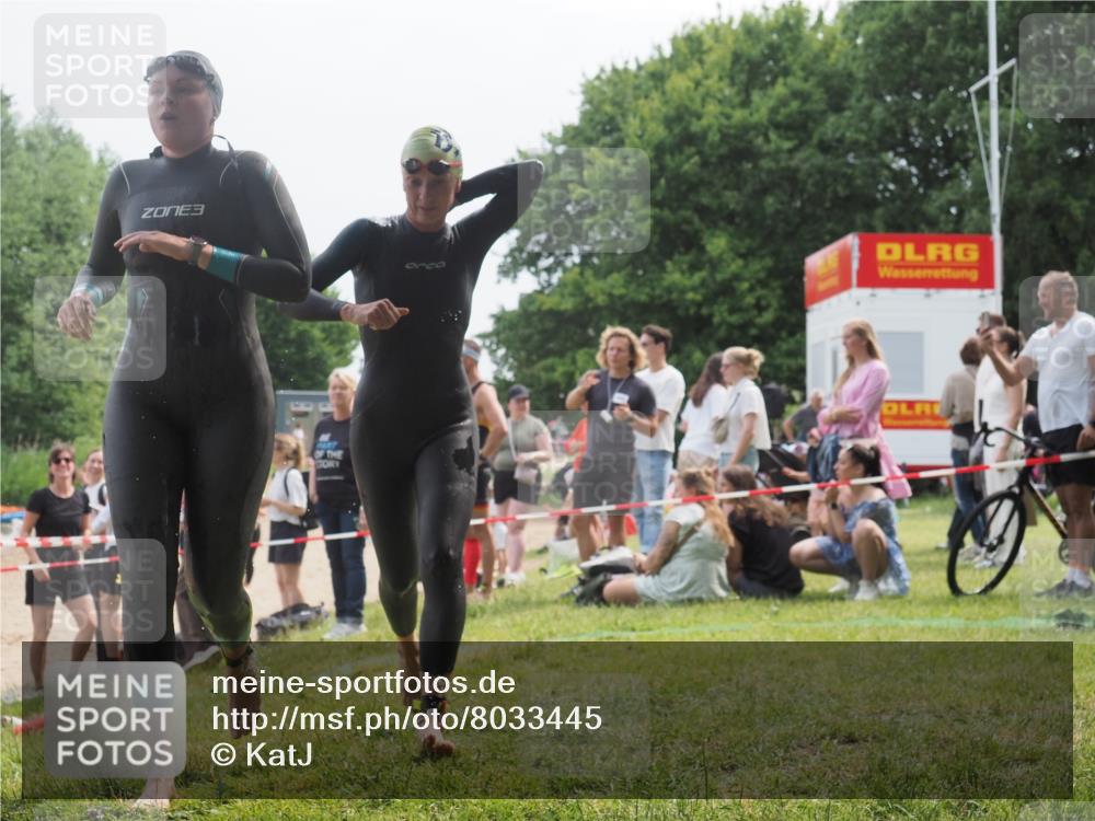 15.06.2025 - 27. Vierlanden-Triathlon KatJ http://msf.ph/oto/8033445 15.06.2025 11:15:53 Schwimmen 881, 919, 946, 951, 960, 963 meine-sportfotos.de