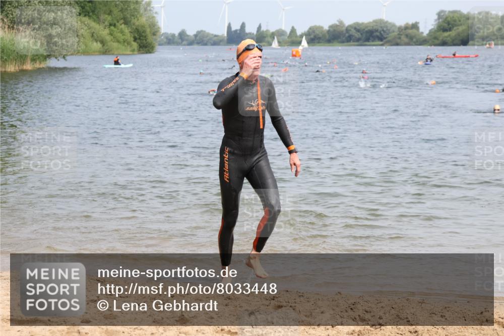 21.06.2025 - 27. Vierlanden-Triathlon Lena Gebhardt http://msf.ph/oto/8033448 15.06.2025 11:17:29 Schwimmen 849, 911, 973 meine-sportfotos.de