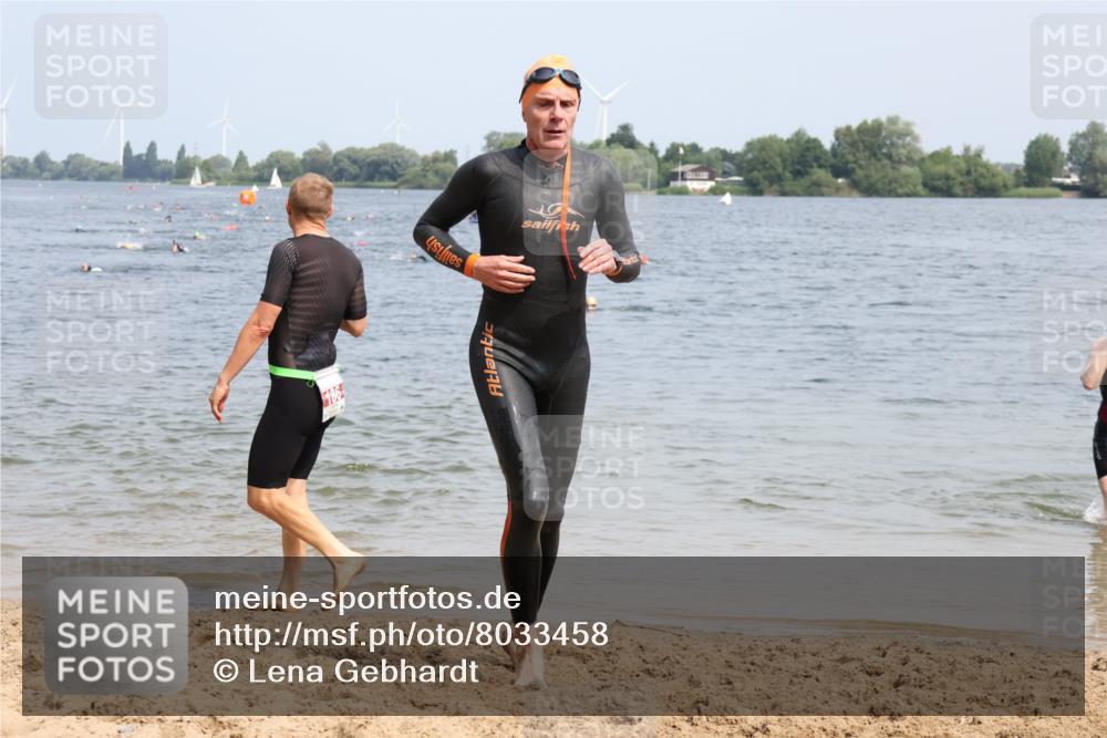21.06.2025 - 27. Vierlanden-Triathlon Lena Gebhardt http://msf.ph/oto/8033458 15.06.2025 11:17:31 Schwimmen 849, 911, 973 meine-sportfotos.de