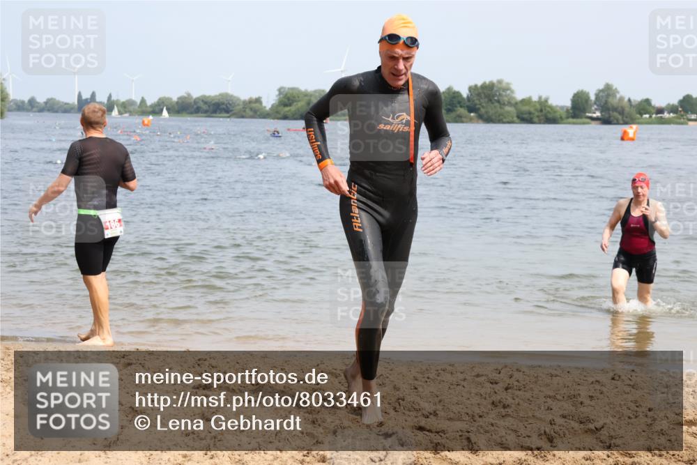 21.06.2025 - 27. Vierlanden-Triathlon Lena Gebhardt http://msf.ph/oto/8033461 15.06.2025 11:17:32 Schwimmen 849, 973 meine-sportfotos.de