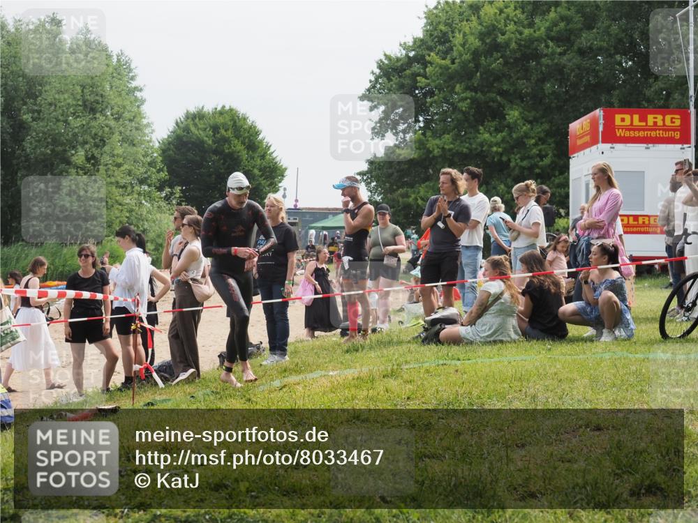 15.06.2025 - 27. Vierlanden-Triathlon KatJ http://msf.ph/oto/8033467 15.06.2025 11:15:57 Schwimmen 919, 946, 951, 963 meine-sportfotos.de