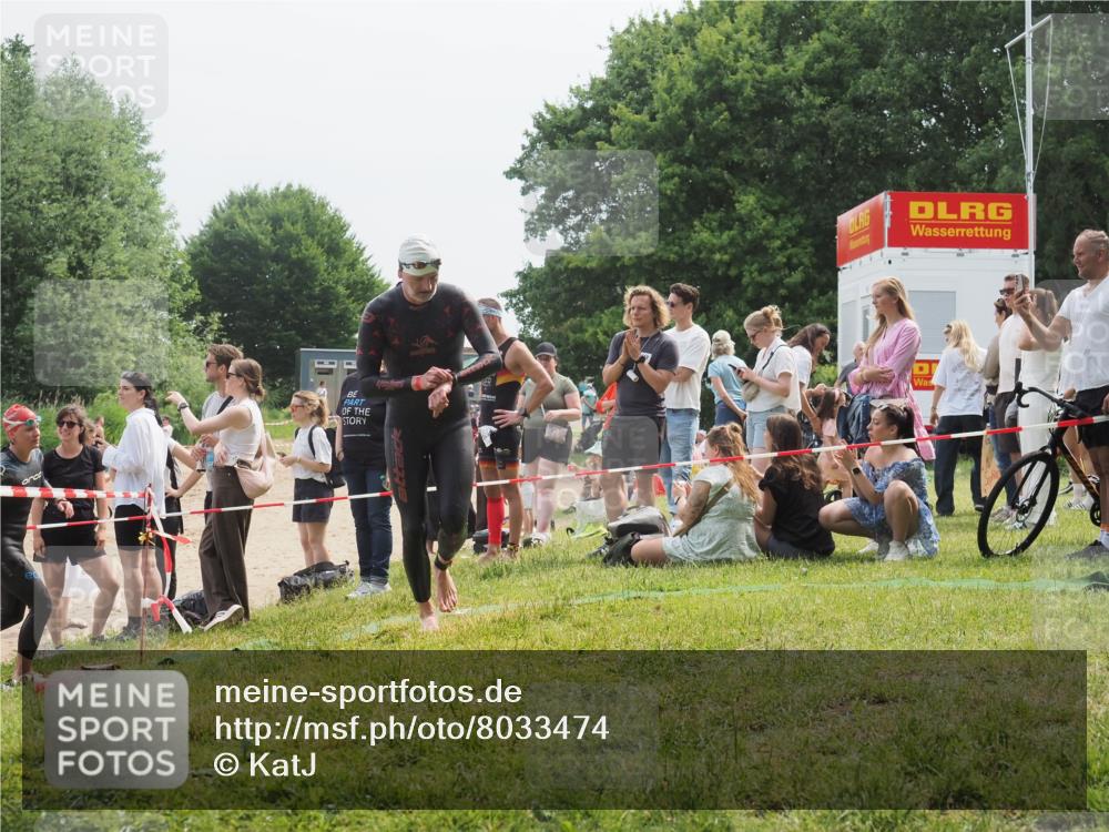 15.06.2025 - 27. Vierlanden-Triathlon KatJ http://msf.ph/oto/8033474 15.06.2025 11:15:58 Schwimmen 919, 946, 951, 963 meine-sportfotos.de