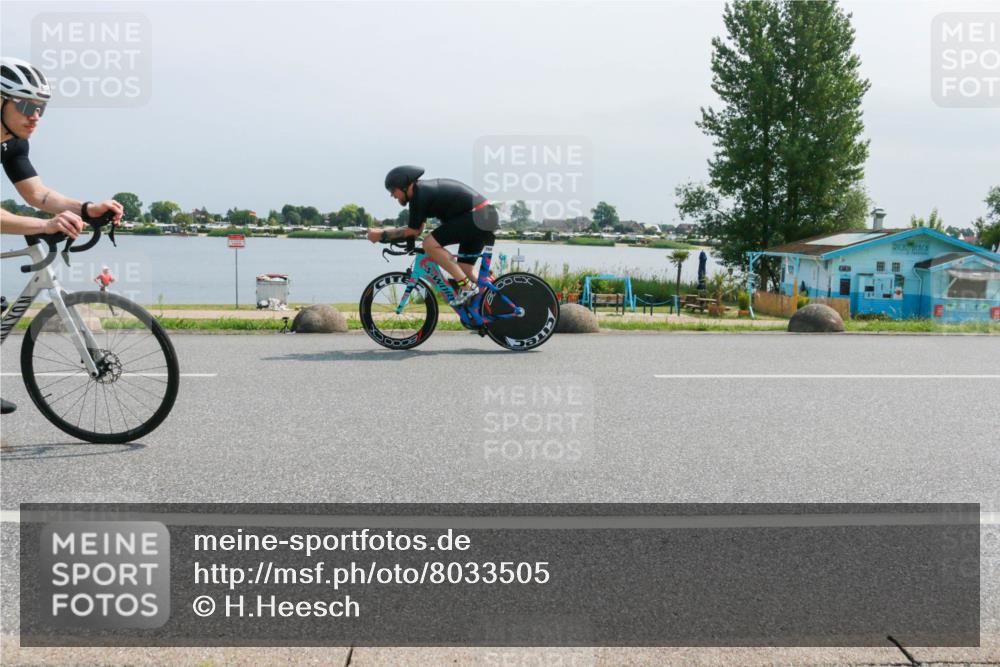 21.06.2025 - 27. Vierlanden-Triathlon H.Heesch http://msf.ph/oto/8033505 15.06.2025 11:40:33 Radfahren 206, 647, 678, 694, 707, 710, 740, 760 meine-sportfotos.de