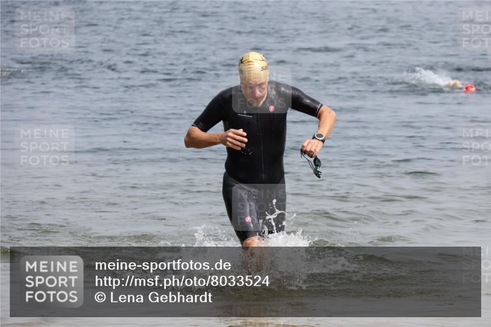 21.06.2025 - 27. Vierlanden-Triathlon Lena Gebhardt http://msf.ph/oto/8033524 15.06.2025 11:18:03 Schwimmen 834 meine-sportfotos.de