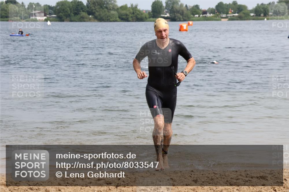21.06.2025 - 27. Vierlanden-Triathlon Lena Gebhardt http://msf.ph/oto/8033547 15.06.2025 11:18:05 Schwimmen 834 meine-sportfotos.de