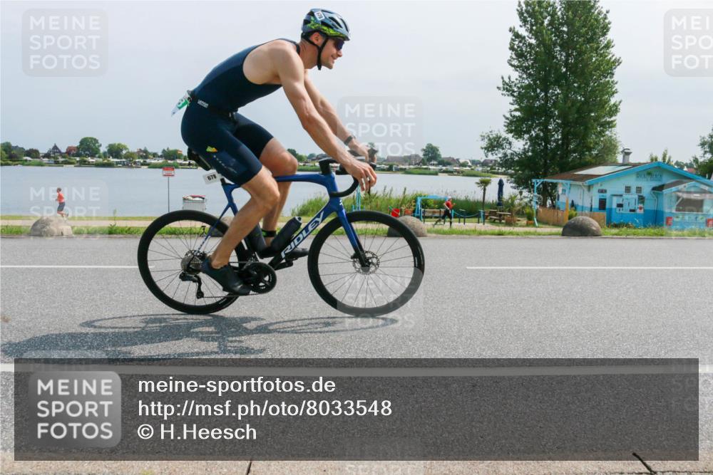 21.06.2025 - 27. Vierlanden-Triathlon H.Heesch http://msf.ph/oto/8033548 15.06.2025 11:40:37 Radfahren 206, 678, 760 meine-sportfotos.de