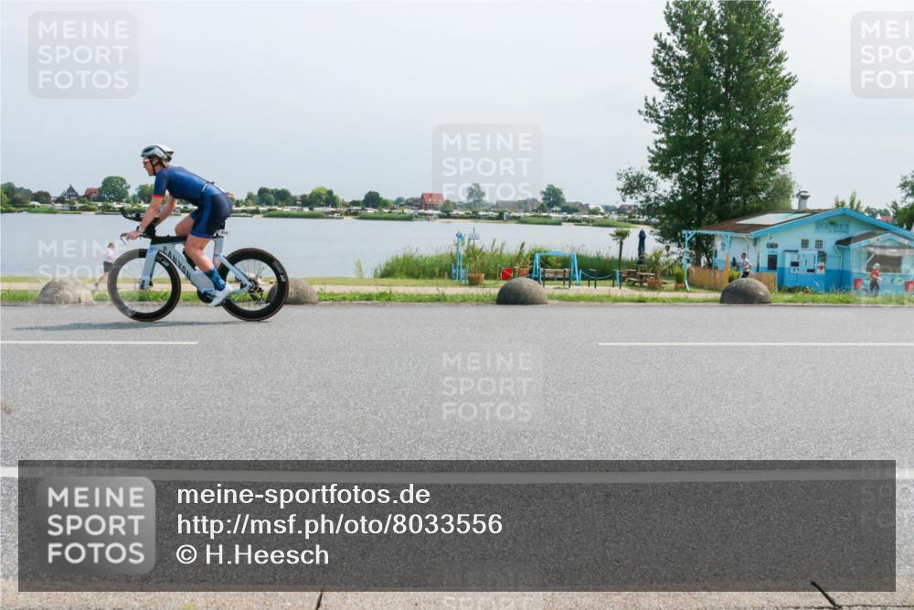 21.06.2025 - 27. Vierlanden-Triathlon H.Heesch http://msf.ph/oto/8033556 15.06.2025 11:40:40 Radfahren 678, 910 meine-sportfotos.de