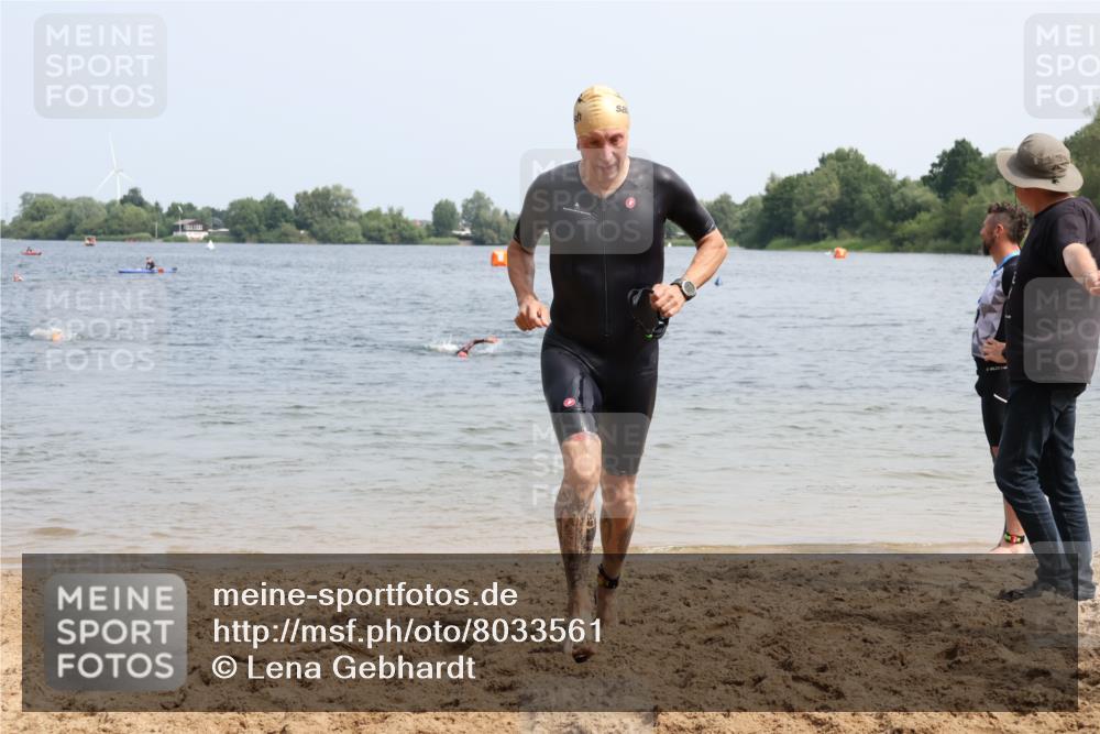 21.06.2025 - 27. Vierlanden-Triathlon Lena Gebhardt http://msf.ph/oto/8033561 15.06.2025 11:18:07 Schwimmen 834 meine-sportfotos.de