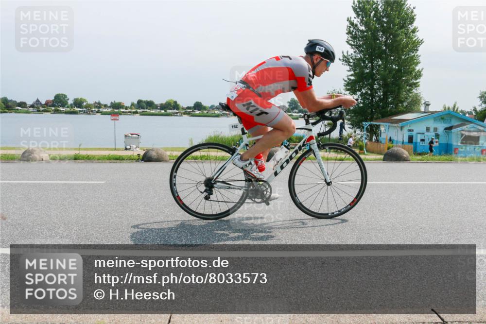 21.06.2025 - 27. Vierlanden-Triathlon H.Heesch http://msf.ph/oto/8033573 15.06.2025 11:40:50 Radfahren 162, 200 meine-sportfotos.de