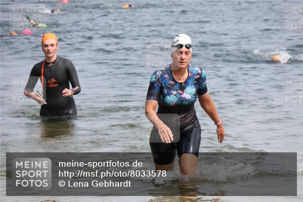 21.06.2025 - 27. Vierlanden-Triathlon Lena Gebhardt http://msf.ph/oto/8033578 15.06.2025 11:18:11 Schwimmen 834, 908, 933 meine-sportfotos.de