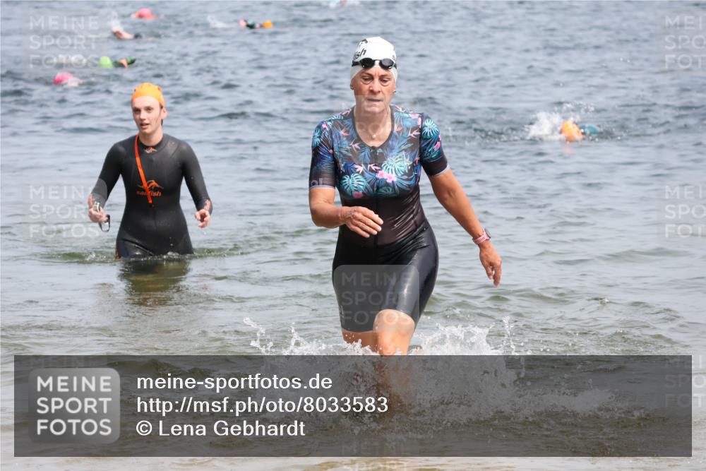 21.06.2025 - 27. Vierlanden-Triathlon Lena Gebhardt http://msf.ph/oto/8033583 15.06.2025 11:18:13 Schwimmen 834, 908, 933 meine-sportfotos.de