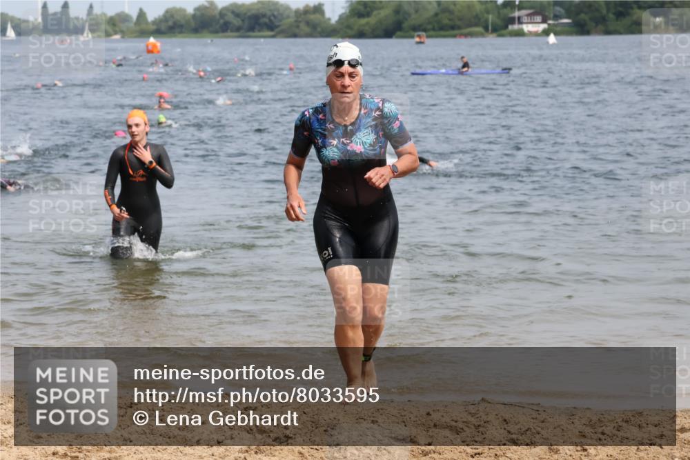 21.06.2025 - 27. Vierlanden-Triathlon Lena Gebhardt http://msf.ph/oto/8033595 15.06.2025 11:18:15 Schwimmen 834, 908, 933 meine-sportfotos.de