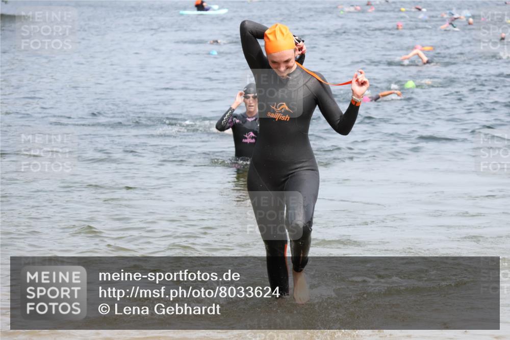 21.06.2025 - 27. Vierlanden-Triathlon Lena Gebhardt http://msf.ph/oto/8033624 15.06.2025 11:18:18 Schwimmen 834, 908, 933, 970 meine-sportfotos.de