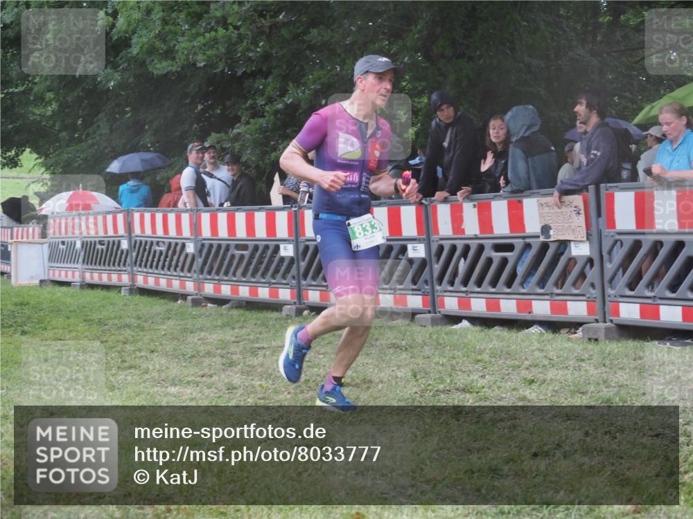 21.06.2025 - 27. Vierlanden-Triathlon KatJ http://msf.ph/oto/8033777 15.06.2025 13:45:55 Ziel 237, 242, 833 meine-sportfotos.de
