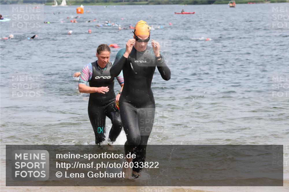 21.06.2025 - 27. Vierlanden-Triathlon Lena Gebhardt http://msf.ph/oto/8033822 15.06.2025 11:18:34 Schwimmen 909, 912, 925, 939, 970 meine-sportfotos.de