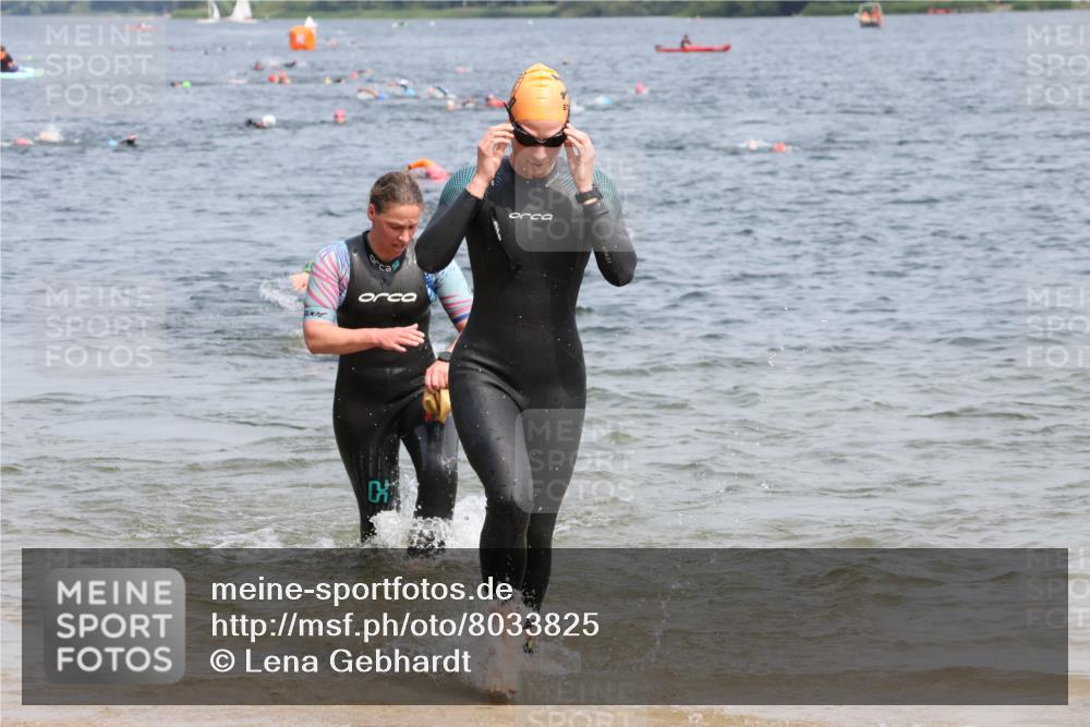 21.06.2025 - 27. Vierlanden-Triathlon Lena Gebhardt http://msf.ph/oto/8033825 15.06.2025 11:18:34 Schwimmen 909, 912, 925, 939, 970 meine-sportfotos.de