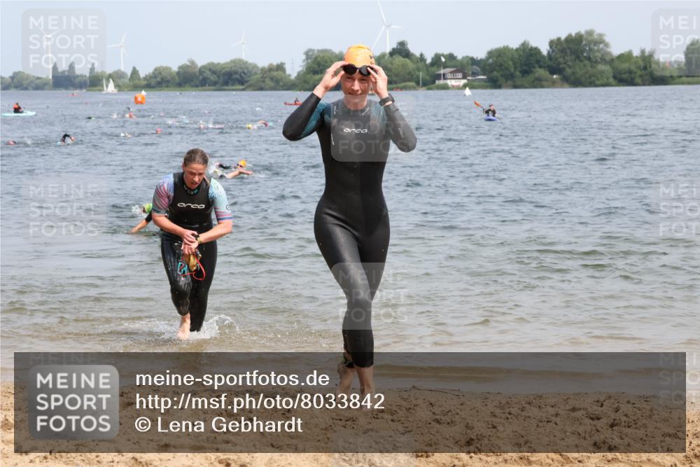 21.06.2025 - 27. Vierlanden-Triathlon Lena Gebhardt http://msf.ph/oto/8033842 15.06.2025 11:18:36 Schwimmen 909, 912, 925, 939, 970 meine-sportfotos.de