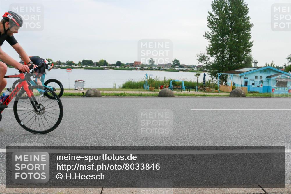 15.06.2025 - 27. Vierlanden-Triathlon H.Heesch http://msf.ph/oto/8033846 15.06.2025 10:41:54 Radfahren 34, 121, 134, 151, 213, 250, 293 meine-sportfotos.de