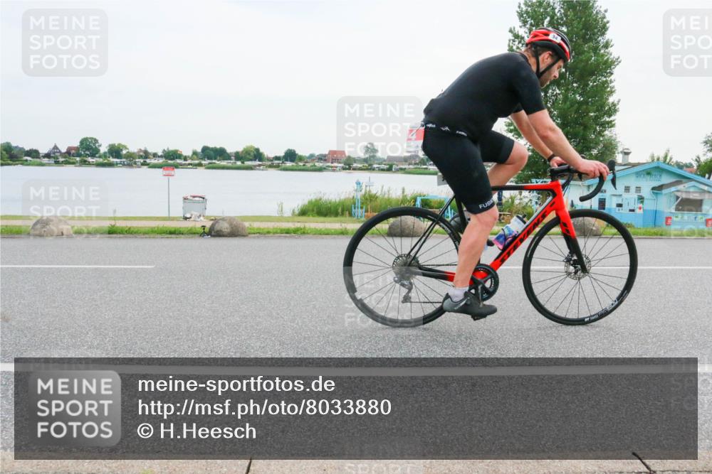 15.06.2025 - 27. Vierlanden-Triathlon H.Heesch http://msf.ph/oto/8033880 15.06.2025 10:41:55 Radfahren 34, 121, 134, 151, 213, 250, 293 meine-sportfotos.de