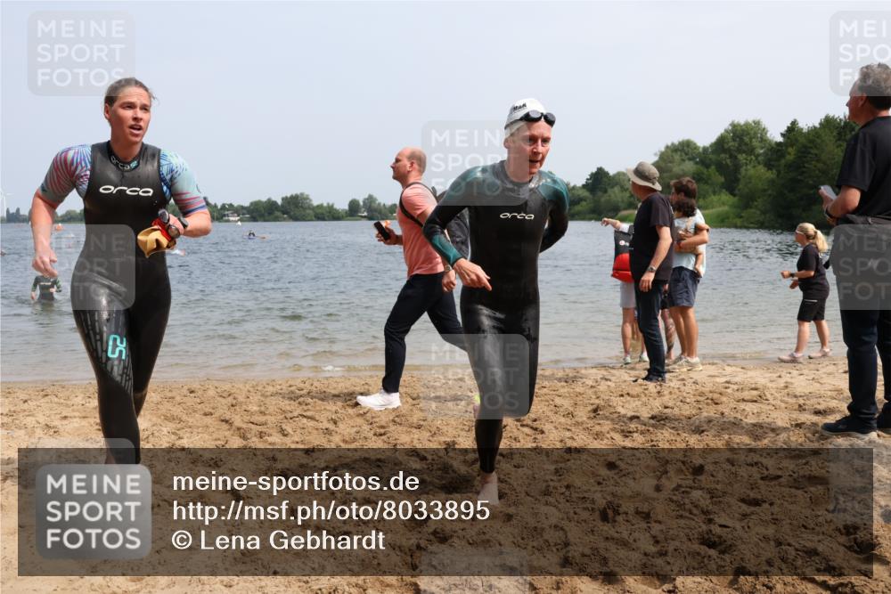 21.06.2025 - 27. Vierlanden-Triathlon Lena Gebhardt http://msf.ph/oto/8033895 15.06.2025 11:18:40 Schwimmen 885, 909, 912, 916, 925, 939 meine-sportfotos.de