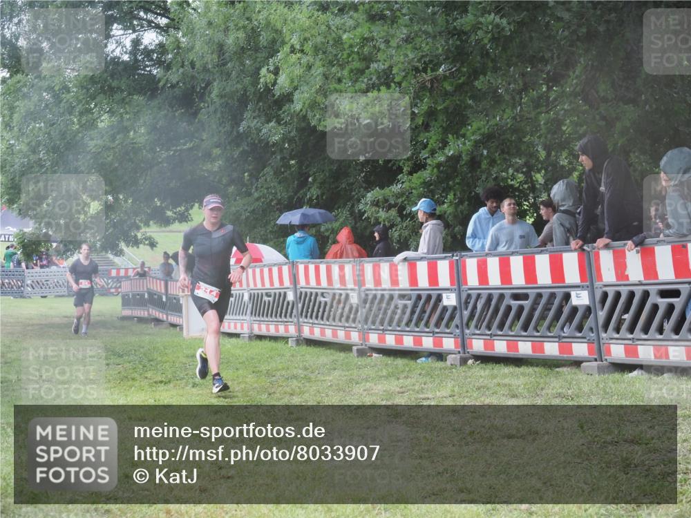 21.06.2025 - 27. Vierlanden-Triathlon KatJ http://msf.ph/oto/8033907 15.06.2025 13:47:06 Ziel 84, 214 meine-sportfotos.de